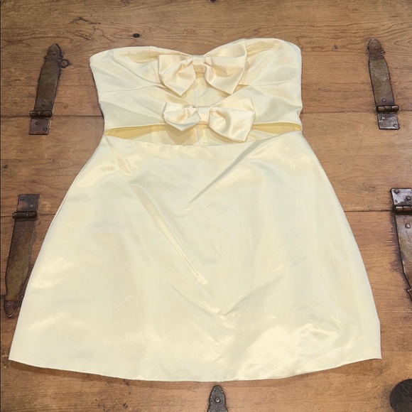 Peppermayo Exclusive - Girl Crush Bow Mini Dress  yellow size 6 - Picture 8 of 11